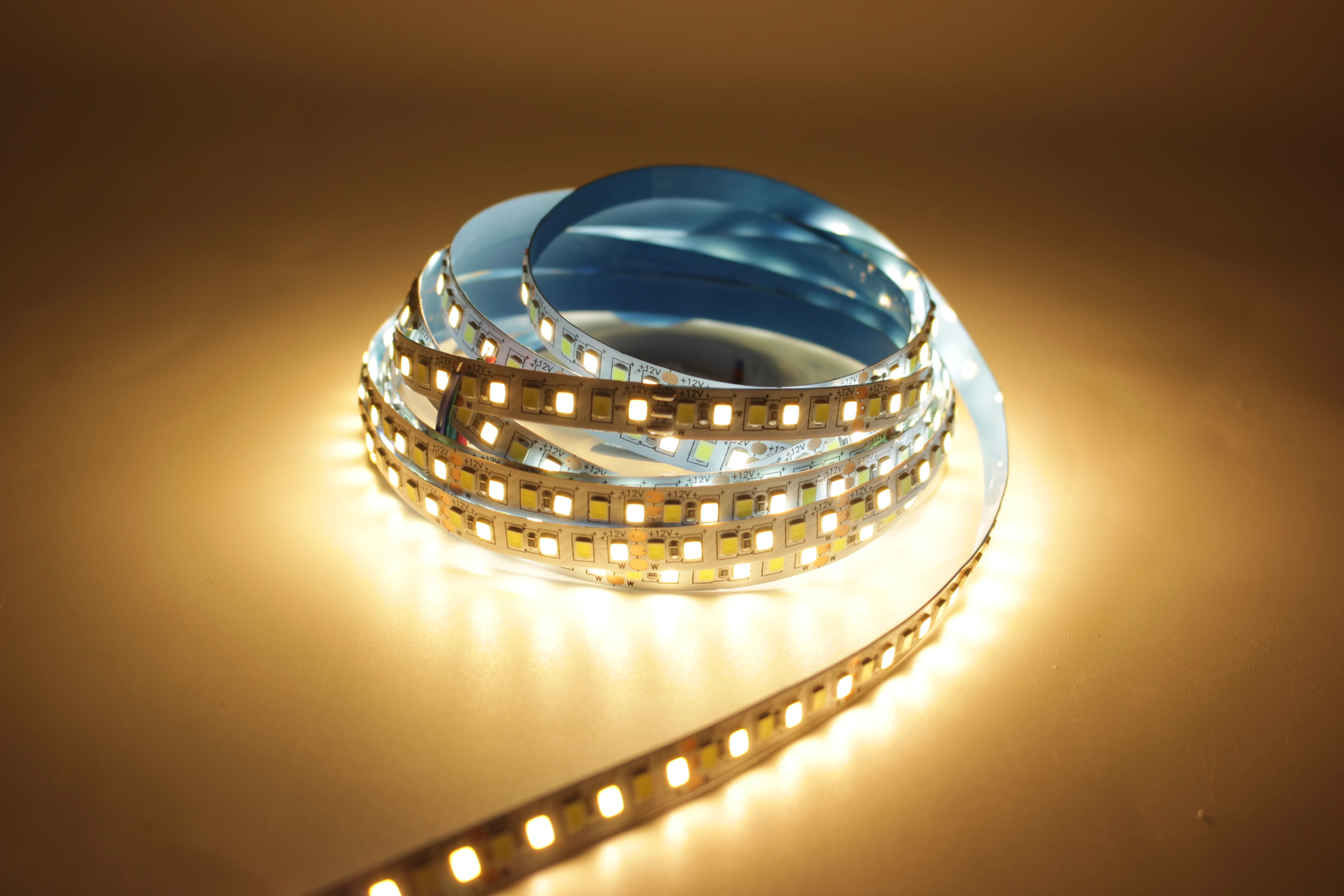 Двухцветная светодиодная лента 5 м CRI&gt80 SMD2835 CCT с регулируемой яркостью 12 В 24