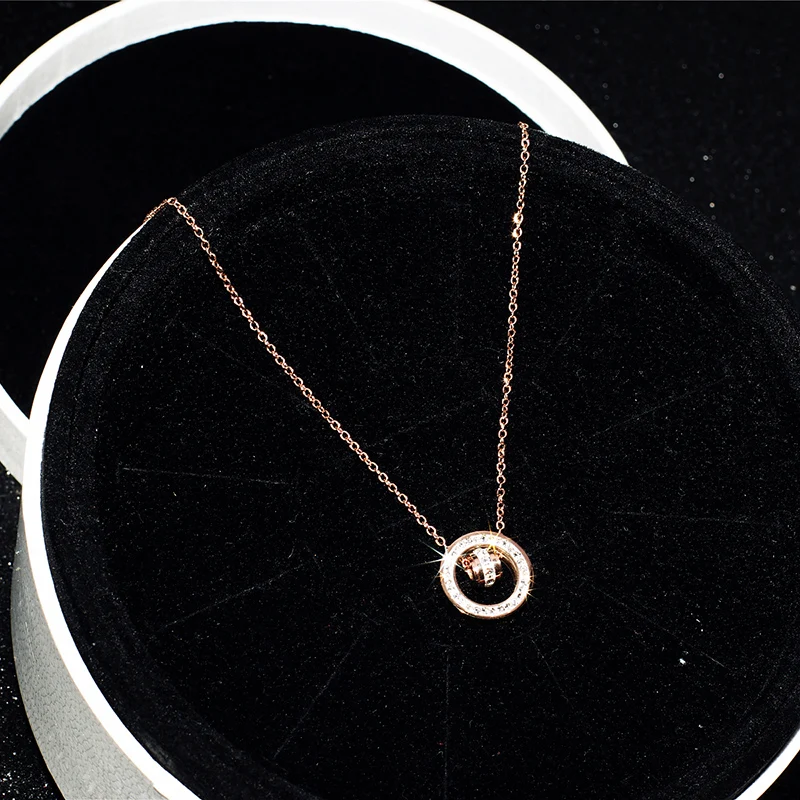 

YUN RUO 2018 New Arrival Rose Gold Color Double Circle Crystal Pendant Necklace Fashion Titanium Steel Woman Jewelry Never Fade