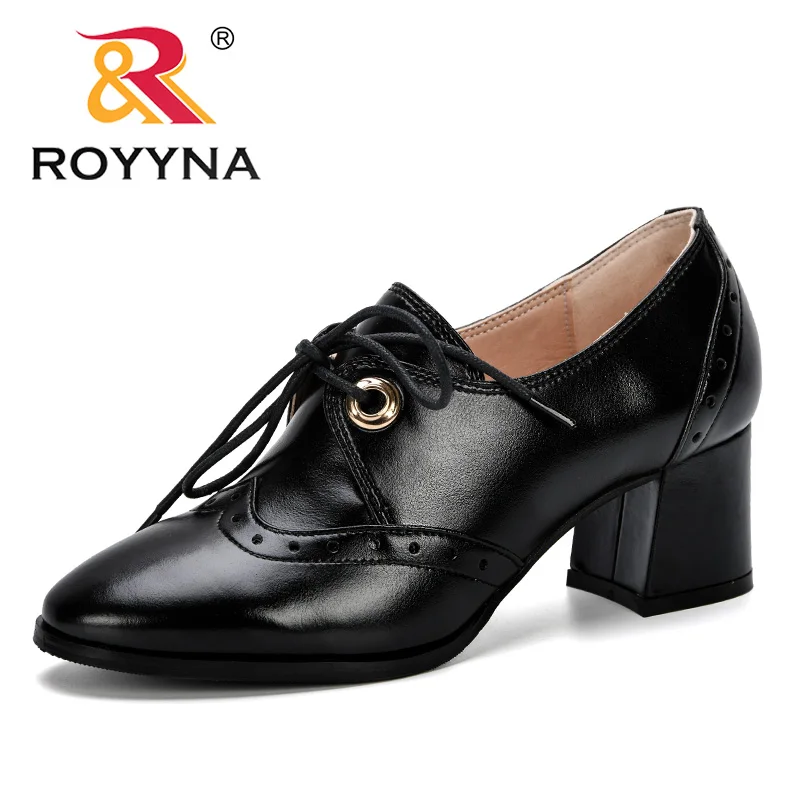ROYYNA/Новинка года; женские пикантные кожаные туфли на высоком каблуке; женские туфли-лодочки; модные туфли с острым носком на толстом каблуке для вечеринки; женская офисная обувь - Цвет: Black