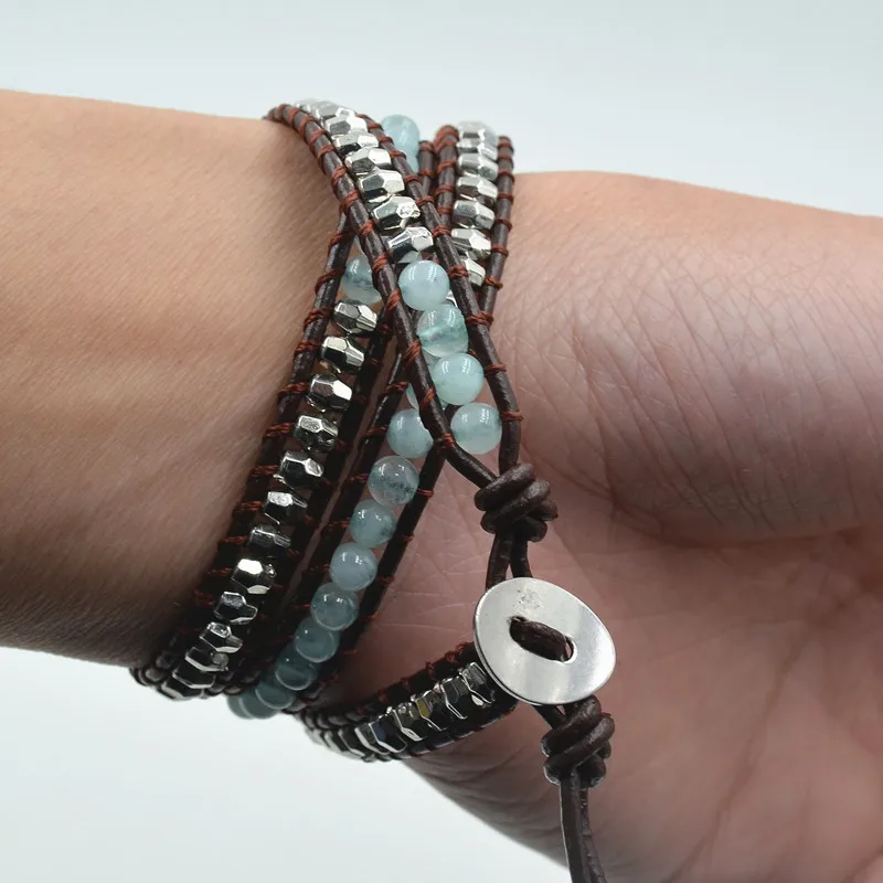 Женский кожаный браслет с натуральными камнями плетеный из 3 нитей синего цвета