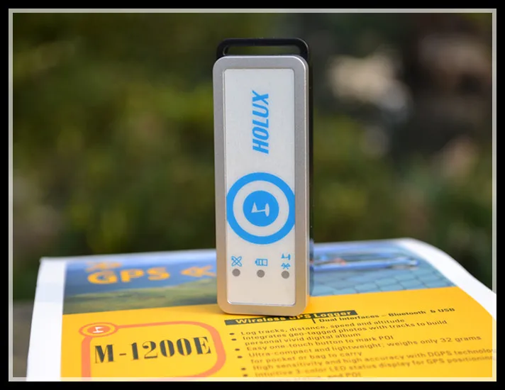 Holux M-1200E Wireless Bluetooth MINI GPS Receiver POI Data Logger recorder with ezTour Geo-photo shows tracks on Google map |