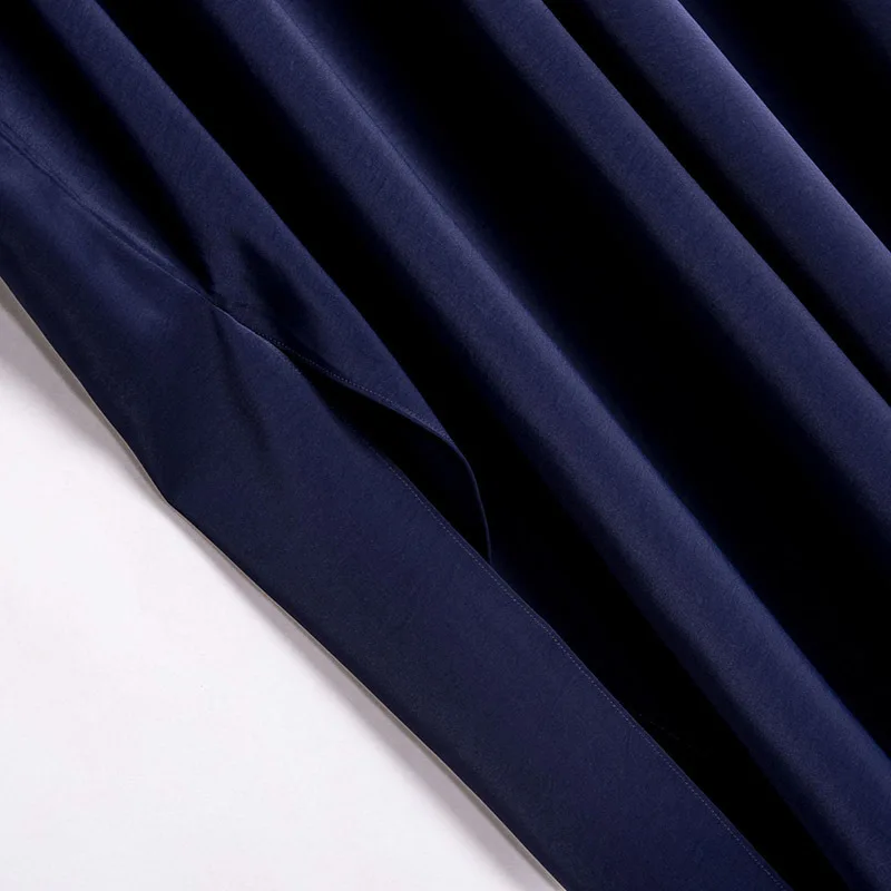 Платье TWOTWINSTYLE длинное повседневное с треугольным вырезом и рукавом летучая мышь