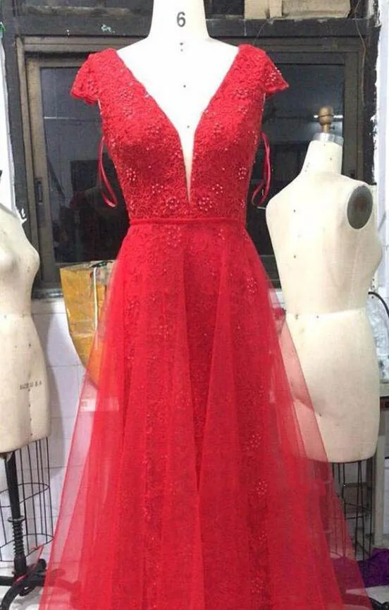 Женское вечернее платье с v образным вырезом Glamorous красное и рукавами крылышками