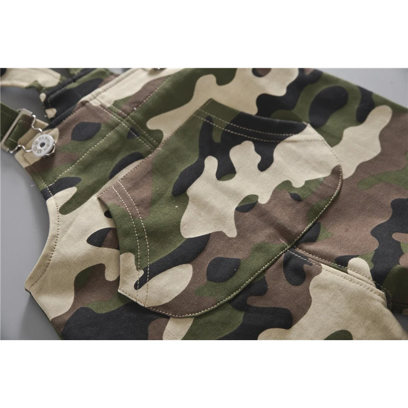 Детский джинсовый комбинезон на пуговицах короткий для маленьких мальчиков и