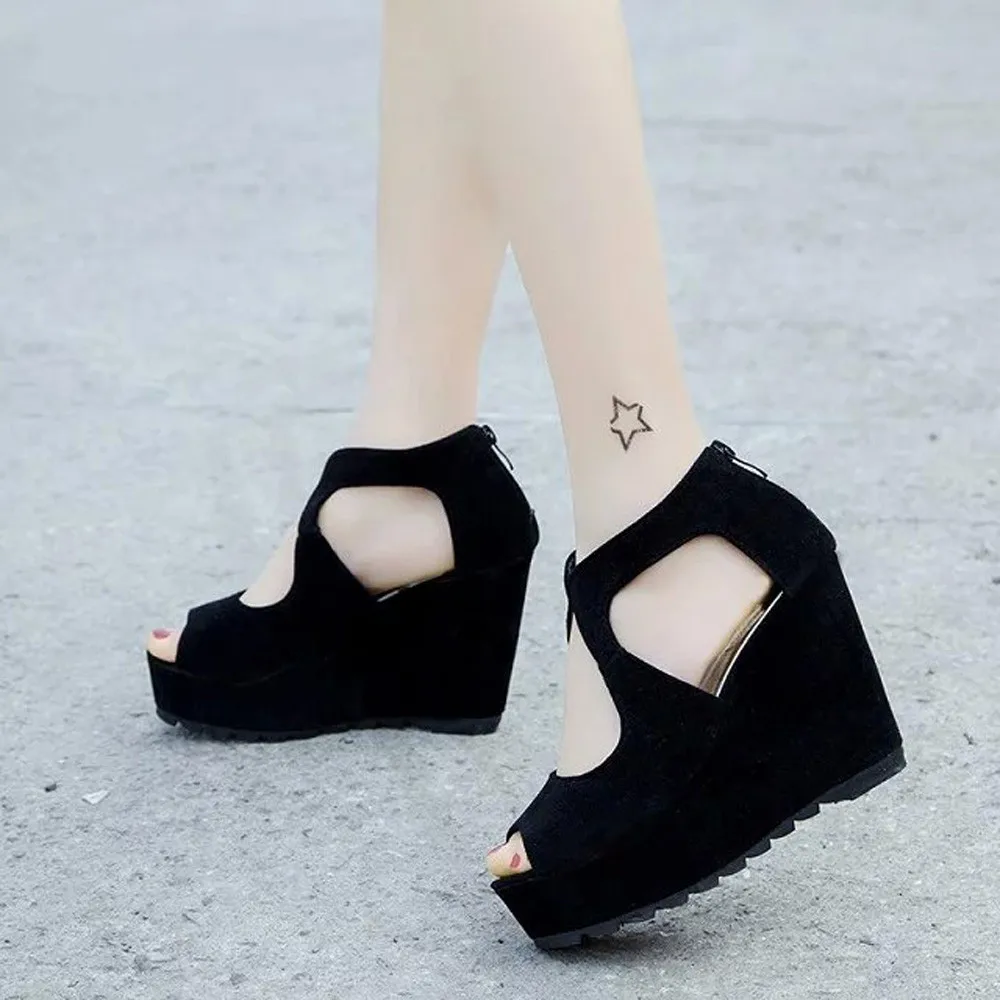 Однотонные сандалии из флока с открытым носком на толстой подошве в римском