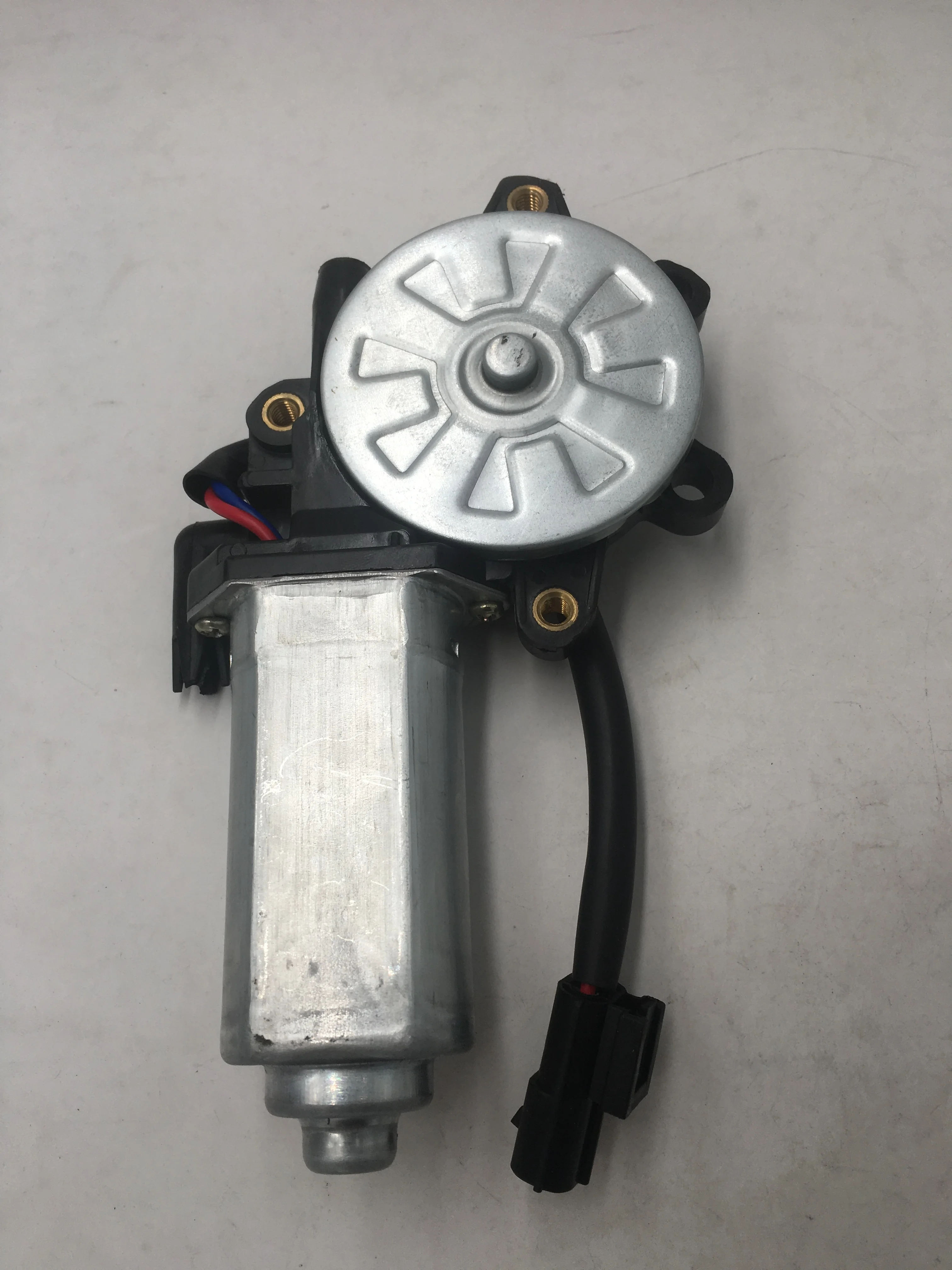 for LAND ROVER DISCOVERY 2 TD5 V8 NEW FRONT RHS ELECTRIC WINDOW MOTOR O/S CUR100440