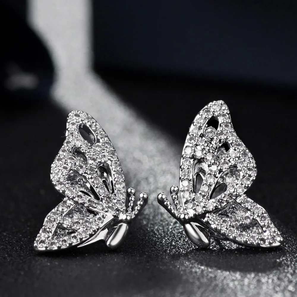 Очаровательные милые серьги-гвоздики Neoglory с белыми бабочками из циркония