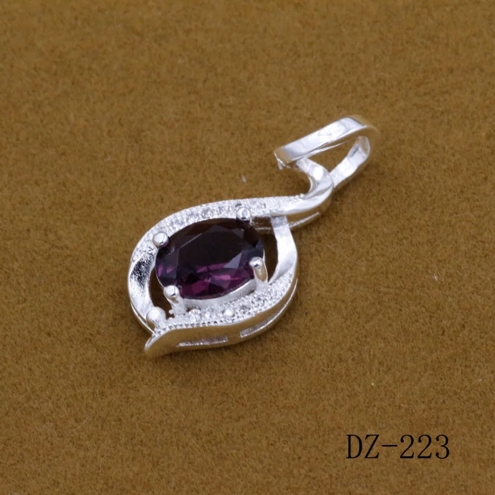 Изящная Подвеска из серебра 925 пробы с инкрустированным цирконием в стиле ретро