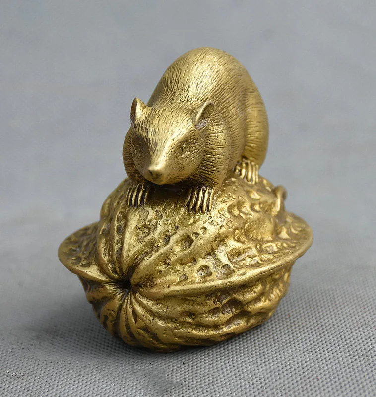 Китайский фэн шуй Чистая медь латунь счастливый Зодиак животное мышь на грецкого