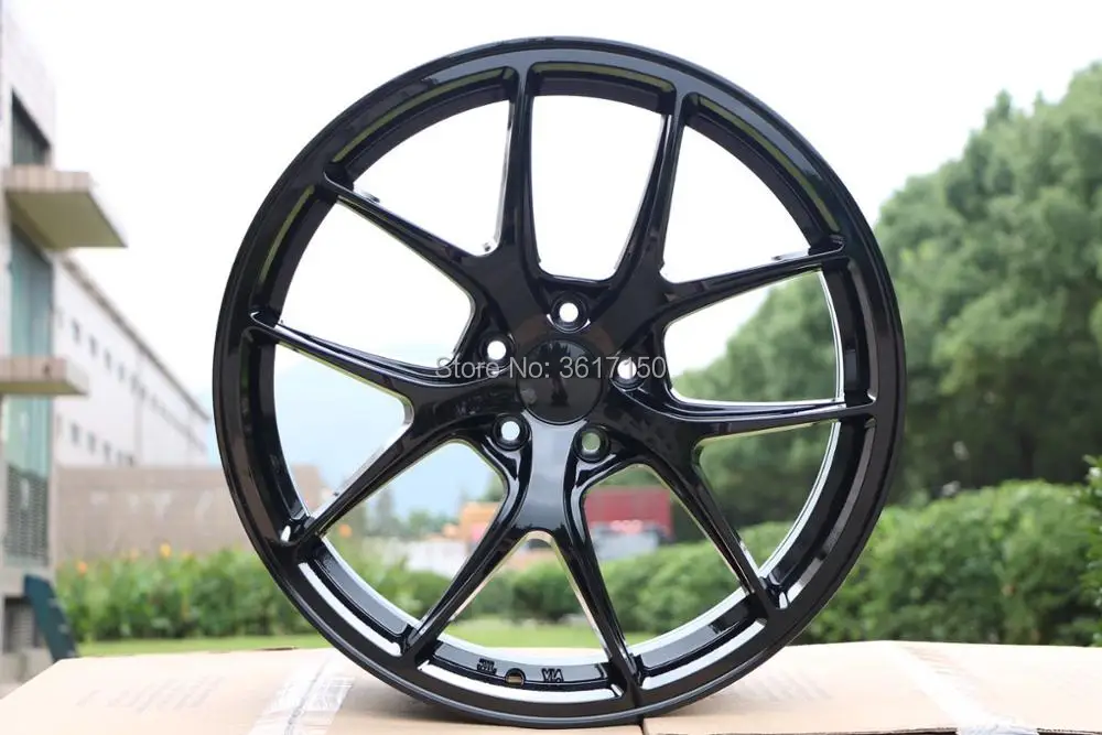 

Колесные диски 20x8.5J PCD 5x120 Center Broe 72,56 ET35 с колпачками ступиц