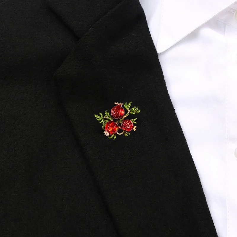 Брошь женская эмалированная в форме фруктов дерева граната