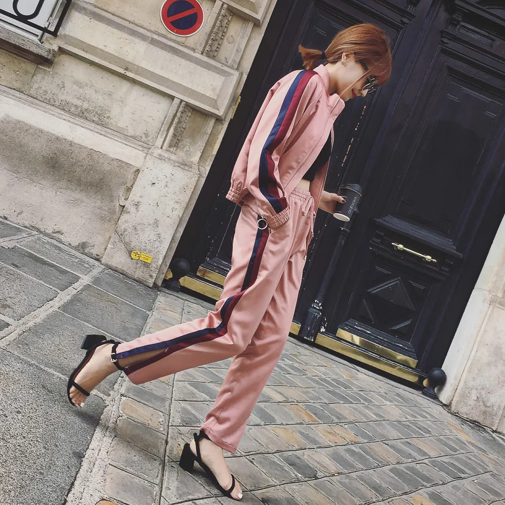 Комплект из двух предметов: куртка и брюки в полоску с лоскутным шитьем по бокам