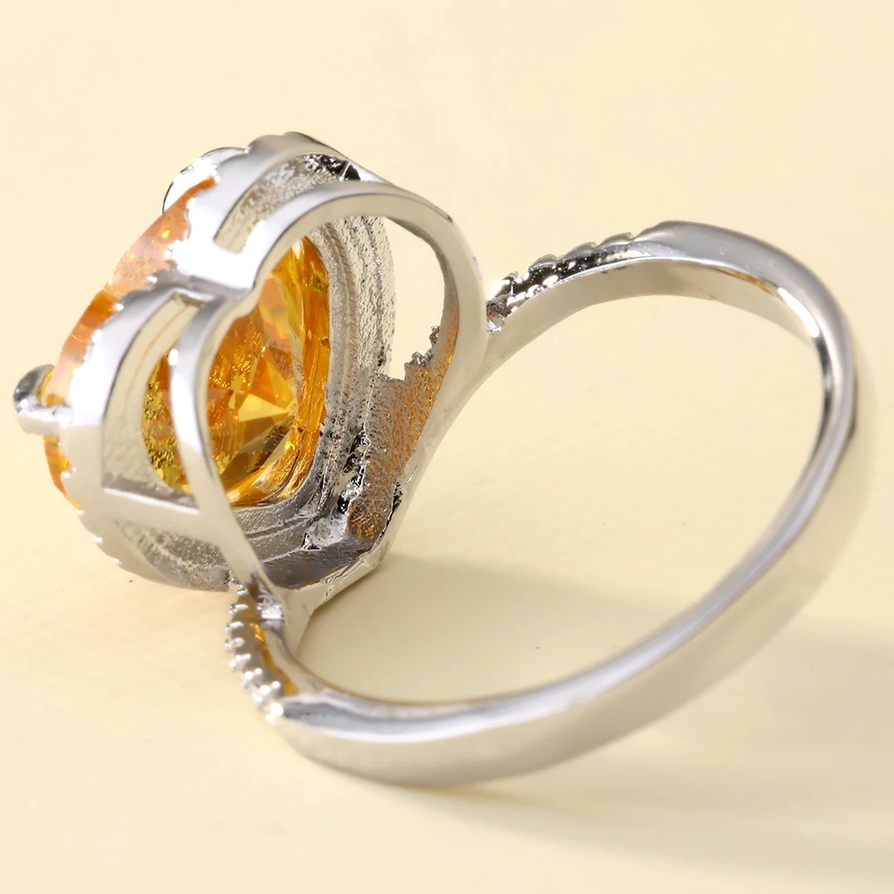 Женское кольцо с кристаллами серебряное сердцем Размер 6/7/8/9|with stones|silver ring stonering