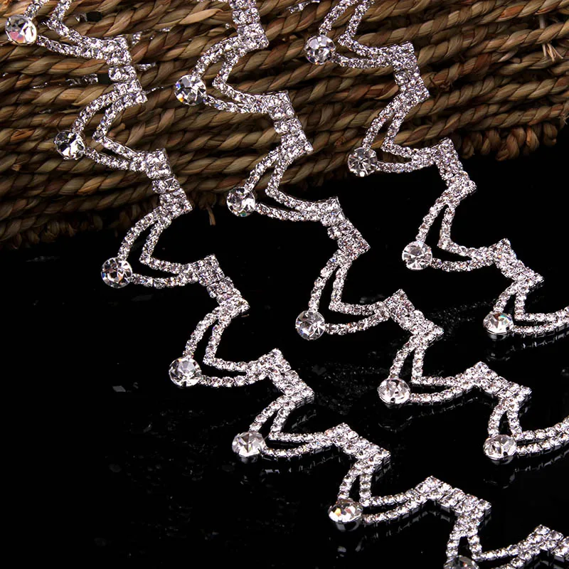 

1 Yard 1.1 CM Heart Pendant Luxury Crystal Rhinestone Trims Chain Applique for Wedding Dress Bridal Wear Trimmings Sewing Crafts