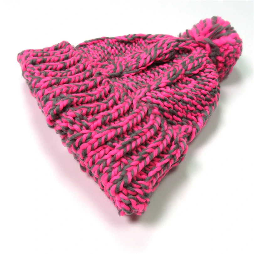 Шапка-бини с помпоном зимняя шапка для женщин вязаная теплая розово-красного