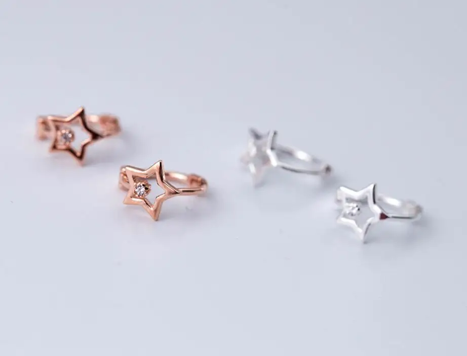 925 пробы серебряные милые серьги-кольца с треугольной звездой из фианита а1254 |