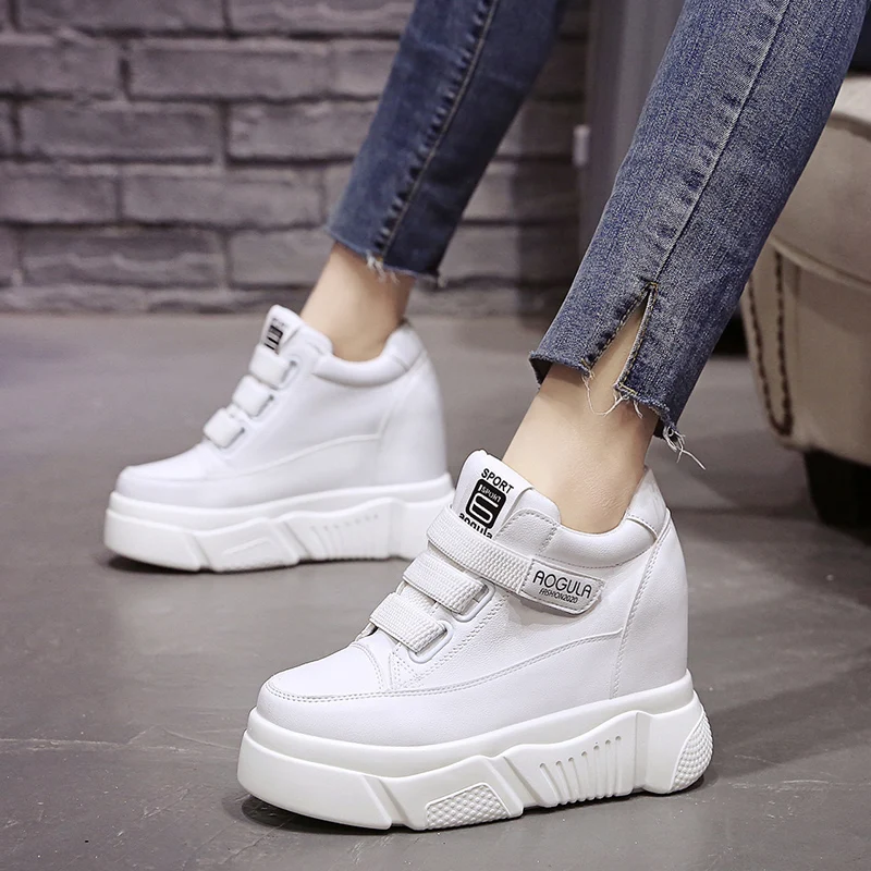 Женские кроссовки из весенней кожи на платформе белые туфли каблуке 11 см осенняя