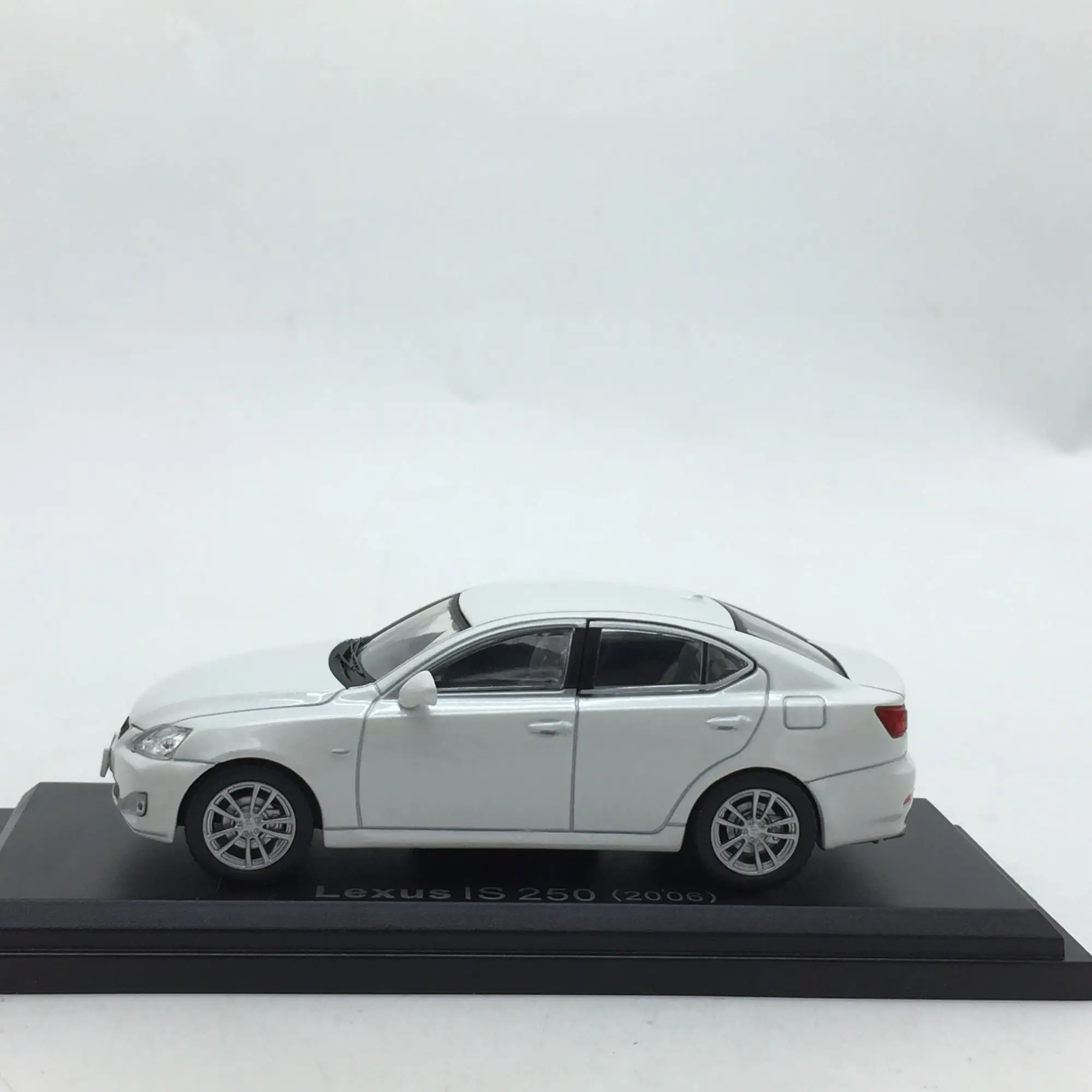 1:43 модель автомобиля из сплава Lexus IS 11 см для игрушек в подарок|Наземный