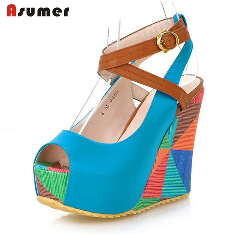 Женские босоножки на танкетке Asumer летние сандалии с открытым носком и пряжкой 2021