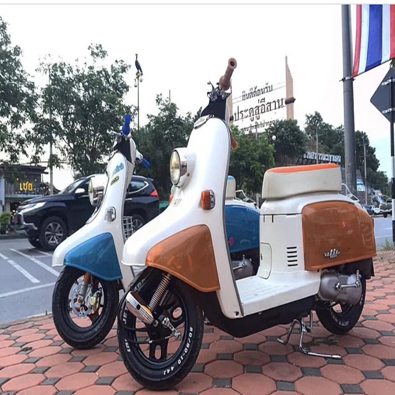 Комплект обтекателей для мотоциклетного скутера Honda AF52 Julio прозрачная