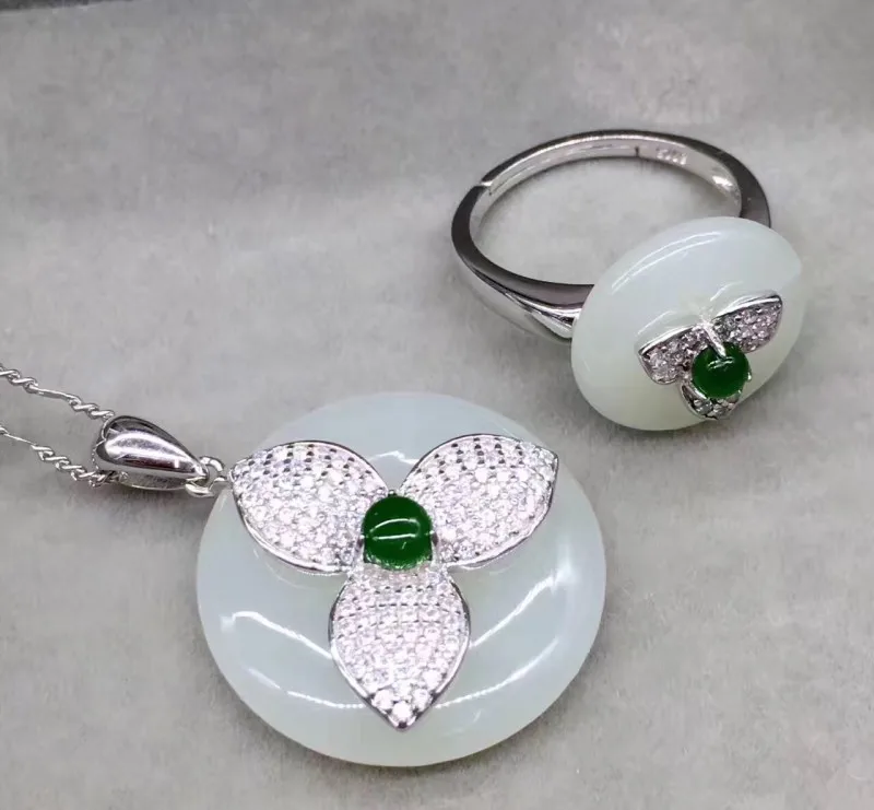 Синьцзян Хэтянь нефритовый Серебряный инкрустированный костюм три листа Fu Gu