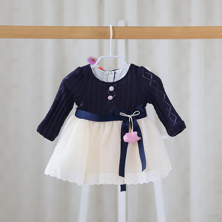 Детское трикотажное платье-свитер It's yiiya синее кружевное хлопковое платье