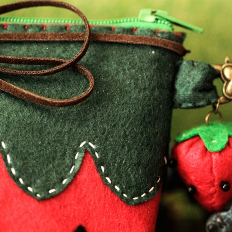 Бесплатная резка милый Клубника сумка кошелек для детей Войлок DIY Материал пакет