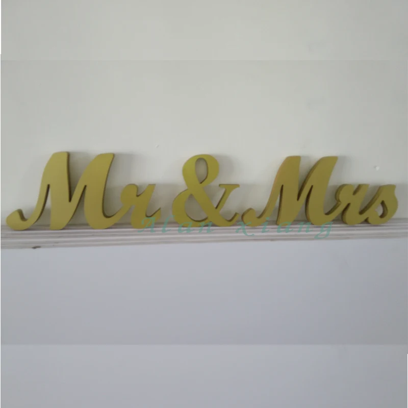 

free shipping Gold Glitter Mr. & Mrs letters wedding table decoration freestanding Mr and Mrs signs for sweetheart table