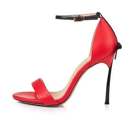 Летние модные женские босоножки с закрытой пяткой и пряжкой на лодыжке пикантные