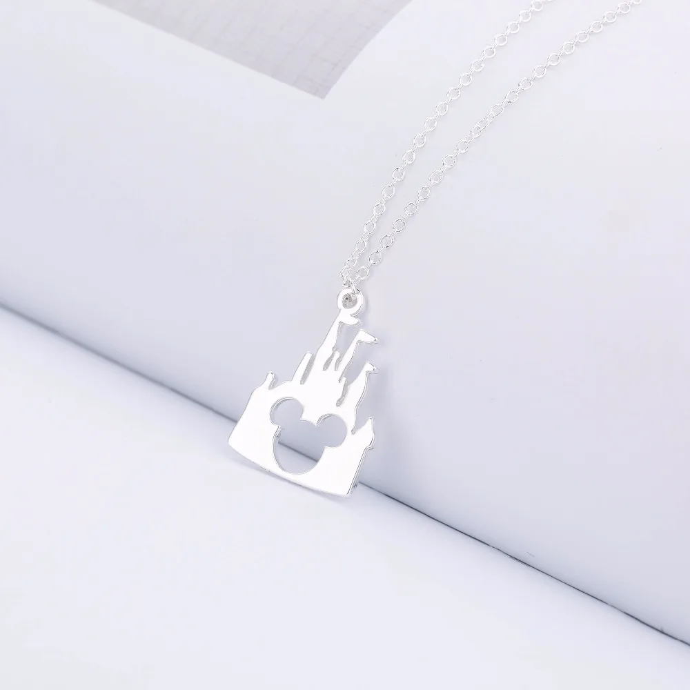 Сказочный замок Искусственное создание мультяшных животных персонаж Мики мышь