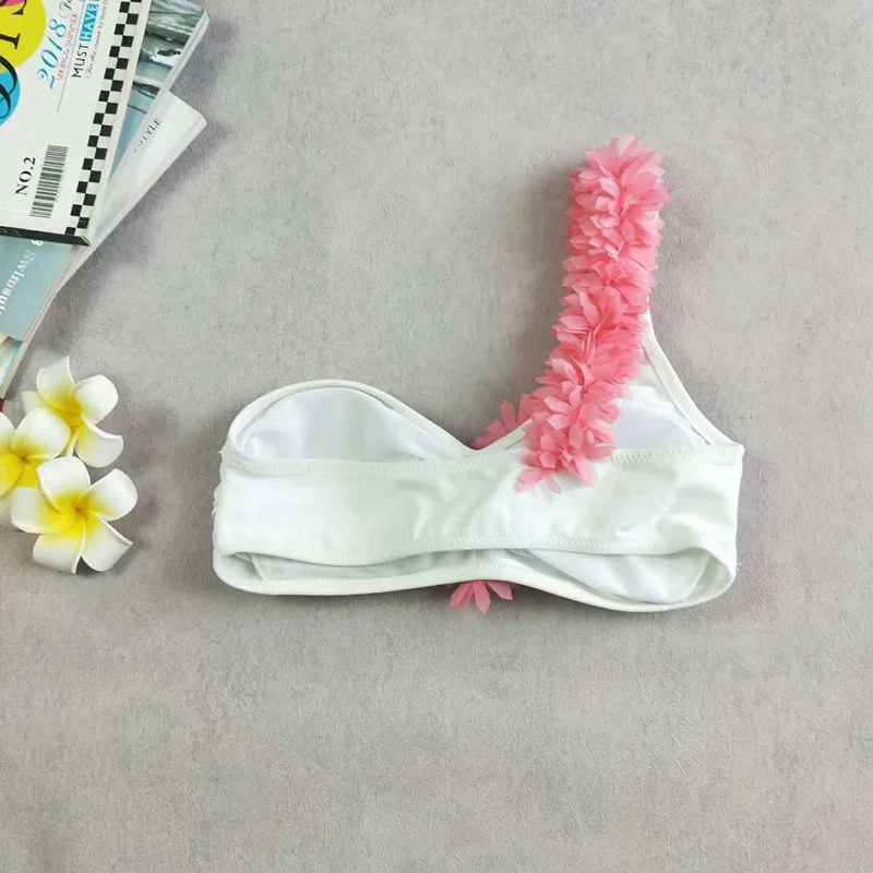 Женский купальник с пуш апом бикини на одно плечо и цветочным принтом оборками