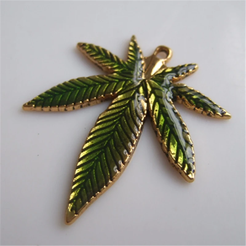 5 шт. античные подвески в форме листьев конопли с зелеными каплями золота для