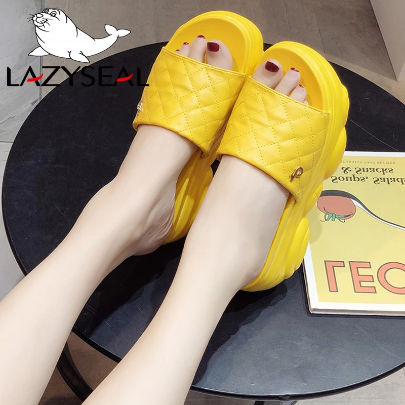 LazySeal шлепанцы на платформе; женские шлепанцы с металлическими украшениями; Новинка года; Летняя Пляжная женская обувь на танкетке; нескользящие женские вьетнамки