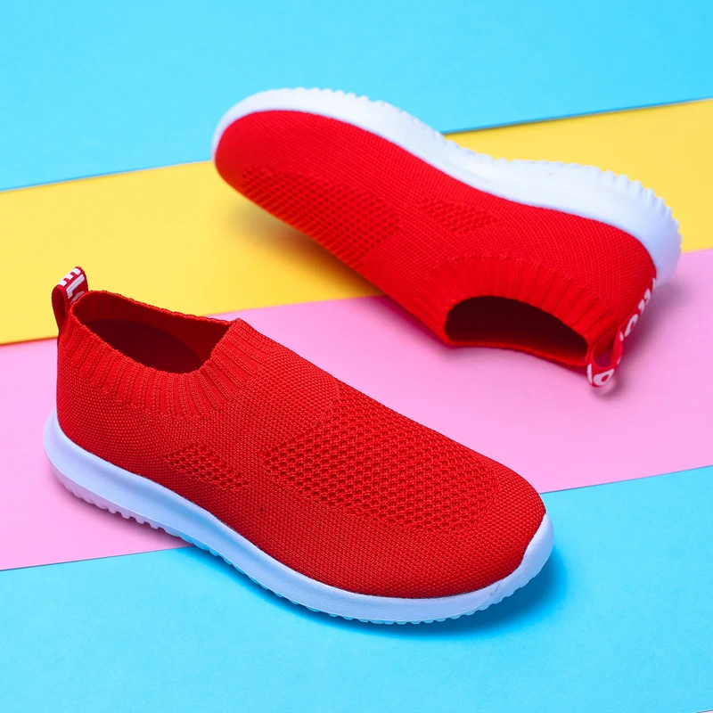 Кроссовки для мальчиков и девочек легкие мягкие без шнуровки на плоской подошве