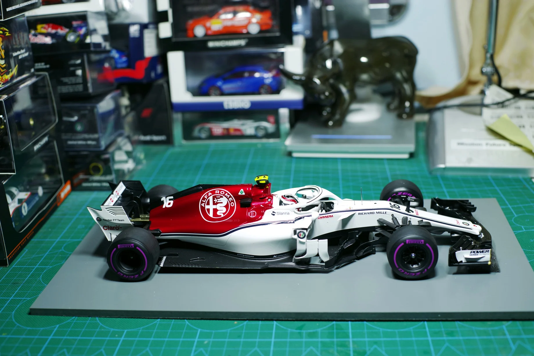 SPARK металлический Феррари F1 модель 1/18 2018 Азербайджан станция GP Charles Leclerc Alfa Romeo Sauber