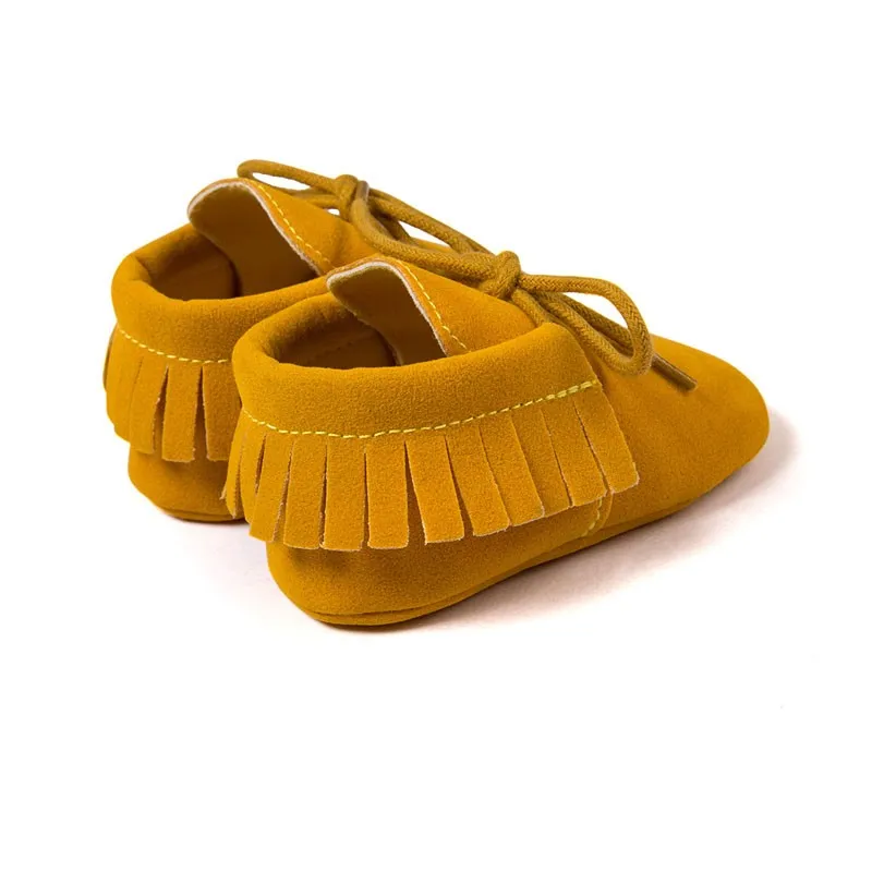 Для маленьких мальчиков и девочек Детские Мокасины Мягкие Moccs обувь Bebe бахрома на мягкой подошве нескользящая обувь для колыбельки ПУ кожа, замша, Одежда для новорожденных