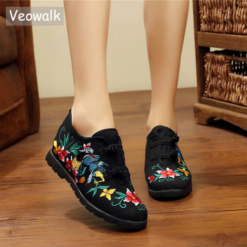 

Veowalk Retro Embroidered Women Handmade Canvas Flat Platforms Double Hooks Casual Denim Cotton Embroidery Shoes for Ladies