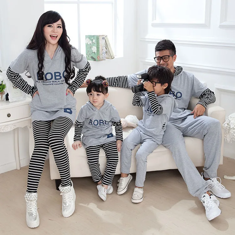 Одежда для всей семьи коллекция 2017 года сезон весна осень одинаковые комплекты