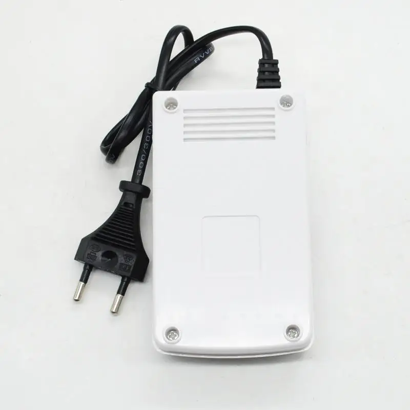 Универсальное зарядное устройство AAA и AA с 4 портами для батарей AC 220 В вилка EU/US