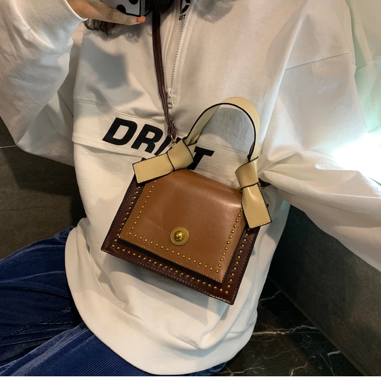 Летняя Новинка, корейская мода ulzzang, хит, цветная сумка на плечо с заклепками, шикарная, Harajuku, однотонная, повседневная, женская, маленькая, квадратная сумка