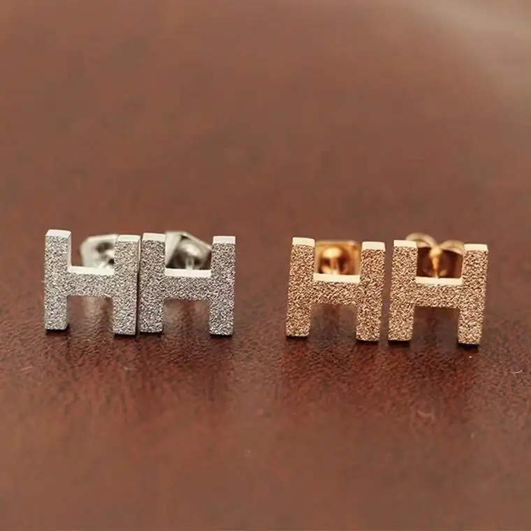 Модные ювелирные аксессуары маленькие H абразивные серьги модные женские