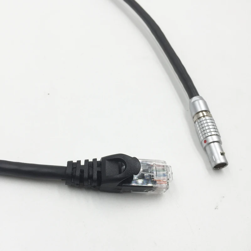 В Cat5e Ethernet RJ45 разъем к красному мцдк 9-контактный кабель передает данные для