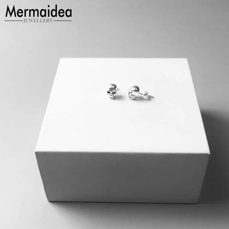 Серьги гвоздики в виде черепа модное ювелирное изделие скелета панк