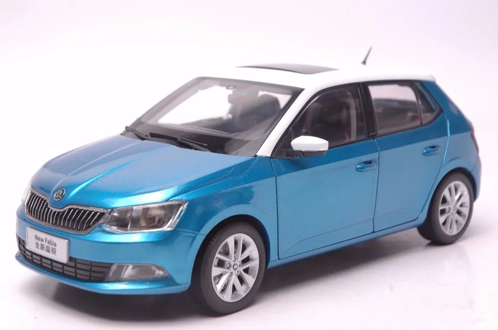 1:18 литье под давлением модель для Skoda Fabia 2015 синий внедорожник сплав игрушечный