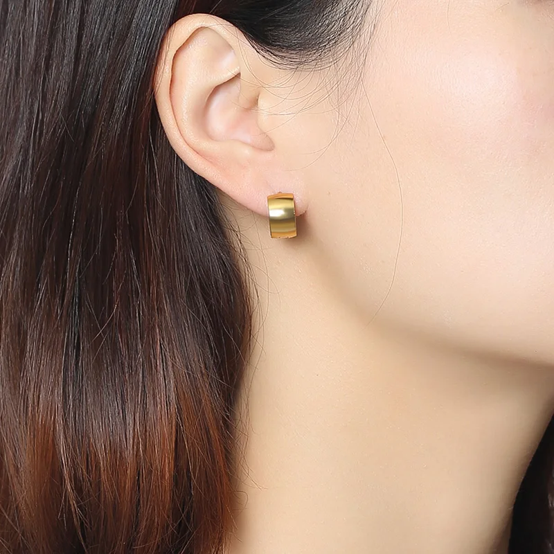 Золотистые серьги для женщин и мужчин простые маленькие в стиле панк шириной 7 мм
