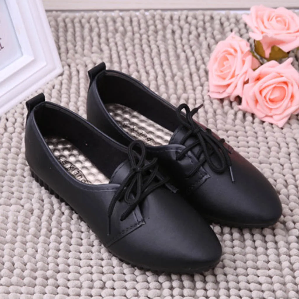Туфли женские однотонные на шнуровке заостренный носок плоский каблук