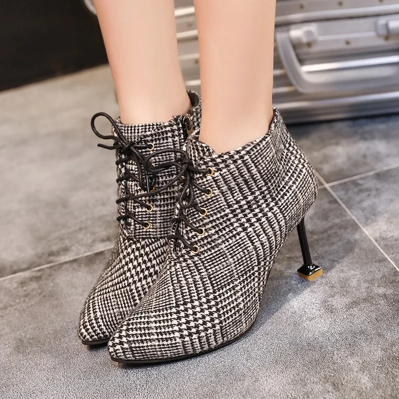 Новые модные зимние Теплые женские короткие сапоги на молнии острый носок 8 см