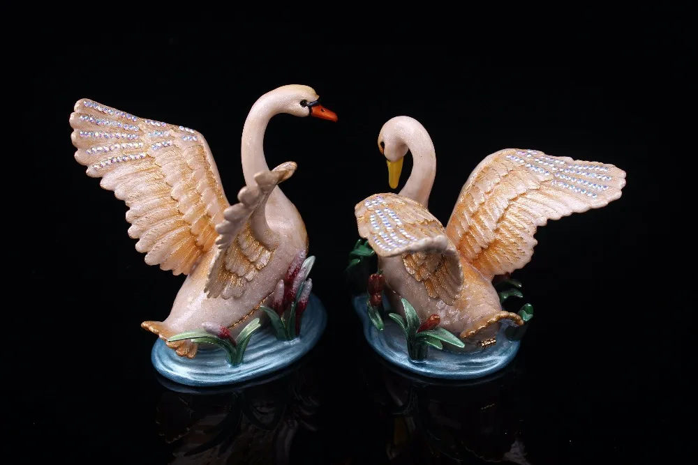 Swan Hinged Trinket Box Swan Handmade Jeweled Metal Trinket Box 8.5*8.5 CM