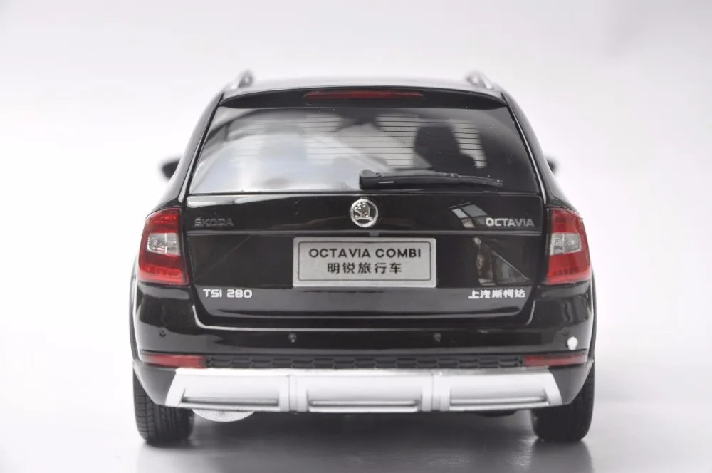 1:18 литая под давлением модель для Skoda Octavia Combi коричневый сплав игрушечный автомобиль миниатюрная Коллекция подарков