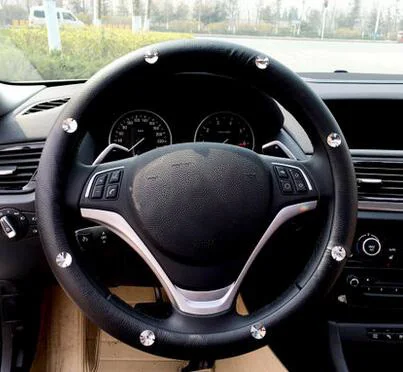 Аксессуары для салона автомобиля для женщин кожа с кристаллами горный хрусталь крышка рулевого колеса черный красный зеркало переключения украшения сиденья - Название цвета: Steering wheel cover
